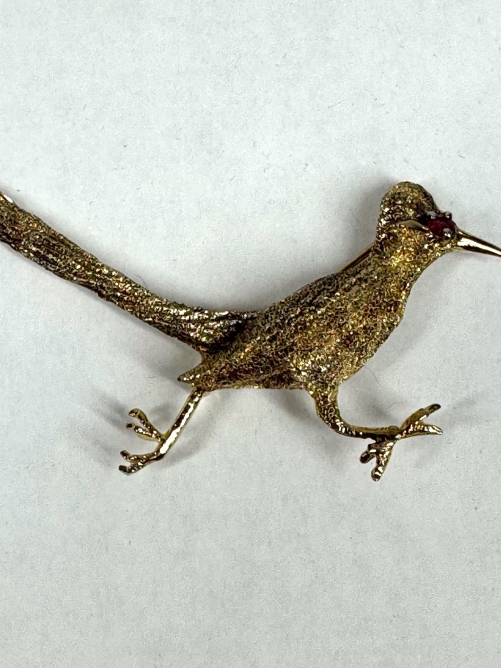 Vintage Les Bernard Brushed Sterling Silver 2” Roadrunner Ruby Eye Brooch Signed